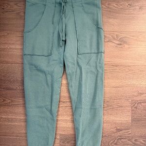 NWOT Frank & Eileen Eamon Joggers – Moss – Women’s (Size S)